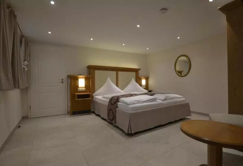 Hotelli Ferienwohnungen Im Bonnschloessl