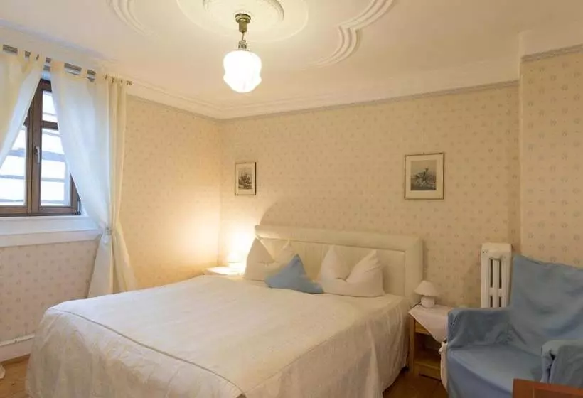 ホテル Gasthof Krone