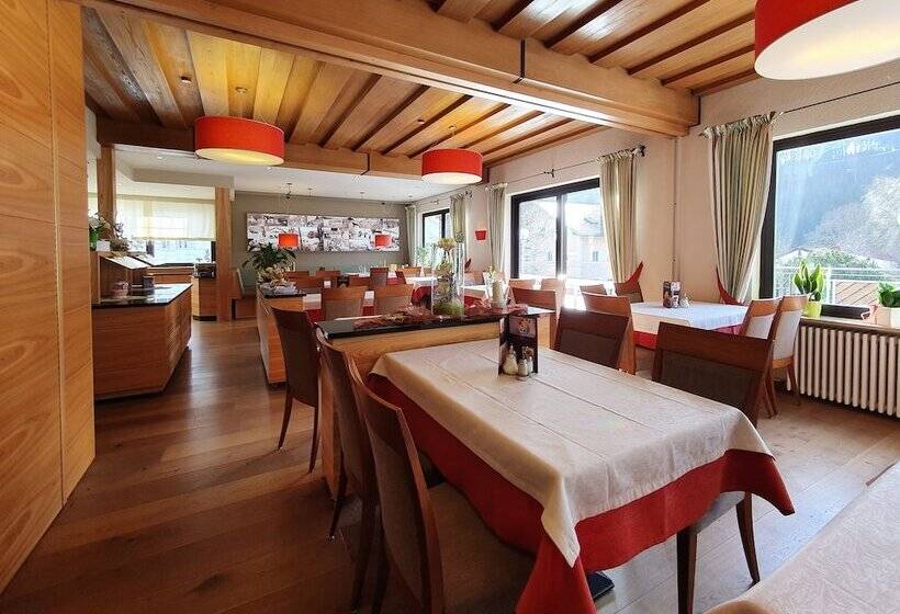 Hotel & Gasthof Zur Linde