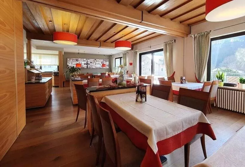 ホテル & Gasthof Zur Linde