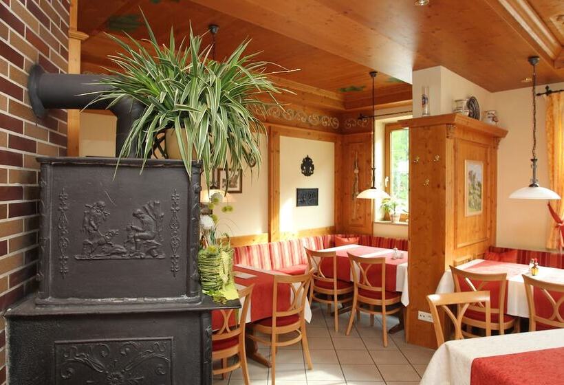 Hotel & Gasthof Zur Linde