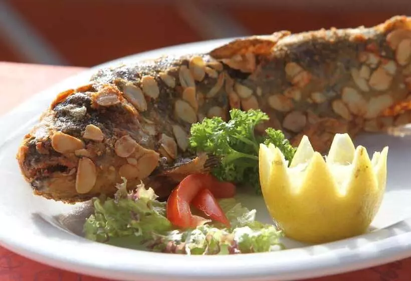 ホテル & Gasthof Zur Linde