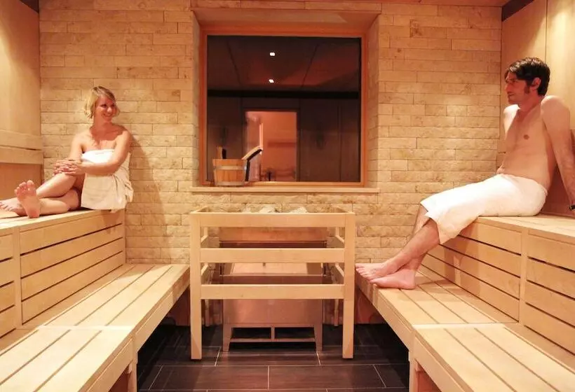 ホテル & Gasthof Zur Linde