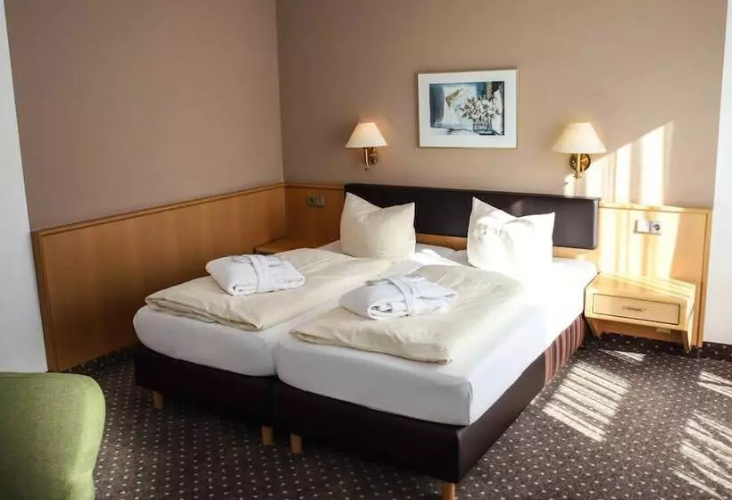 ホテル & Gasthof Zur Linde