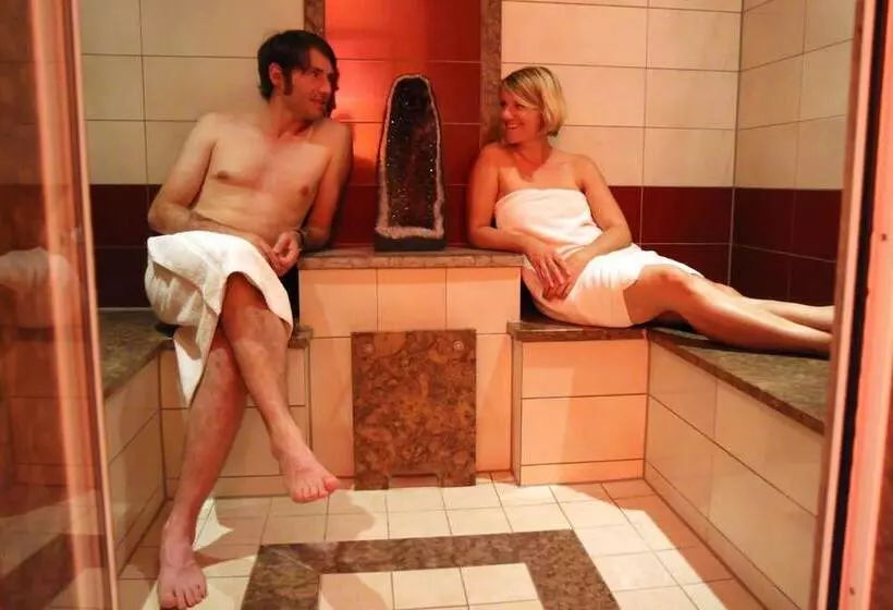 ホテル & Gasthof Zur Linde