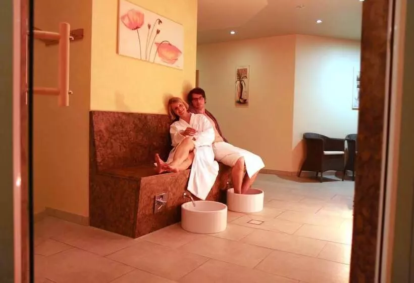 ホテル & Gasthof Zur Linde