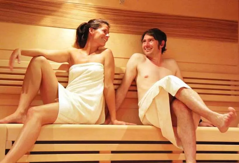 ホテル & Gasthof Zur Linde