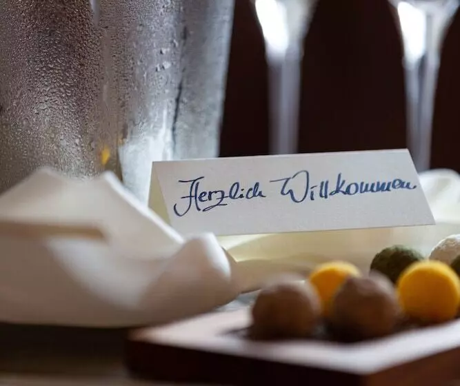 Отель Kronenschlosschen