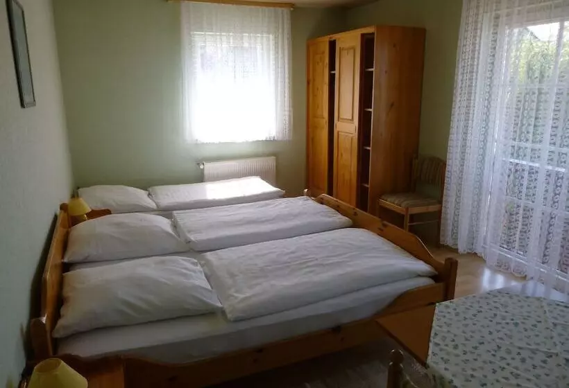 בית מלון כפרי Lindner