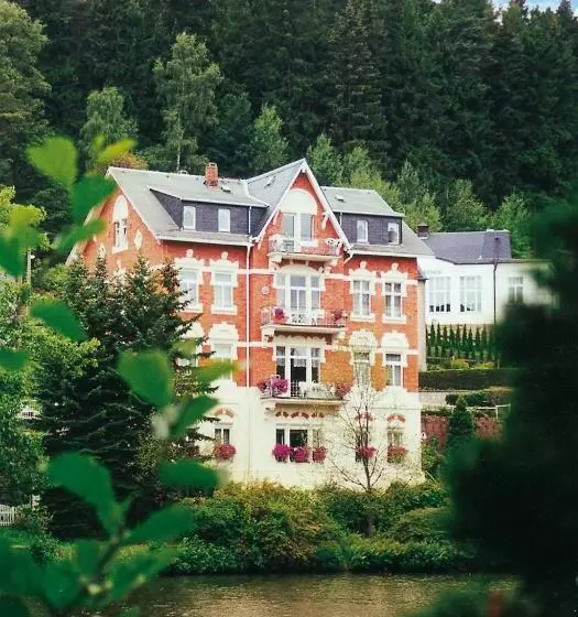 בית מלון כפרי Pension Schloss Miramar