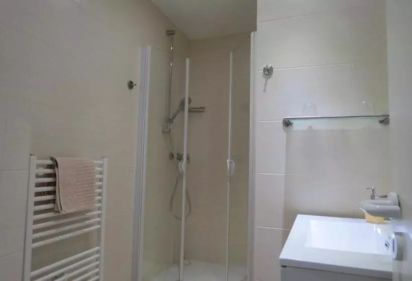 בית מלון כפרי Pension Schloss Miramar