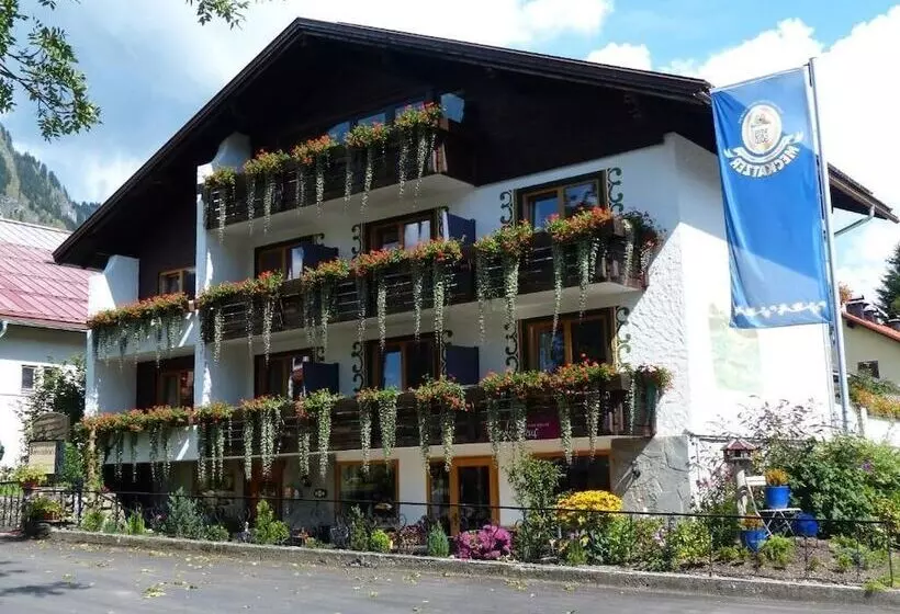 Hotelli Restaurant Amadeus Inclusive Skipass Und Vieles Mehr