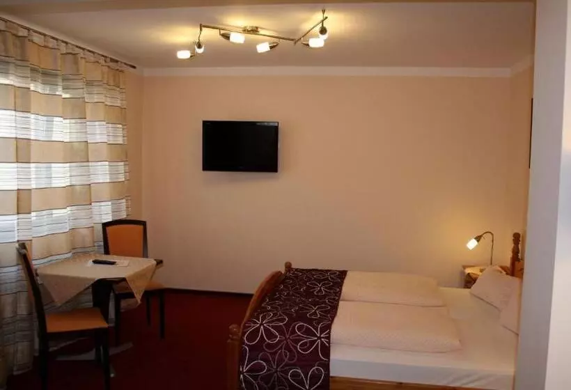 호텔 & Weinstube Restaurant Filling