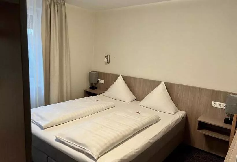 בית מלון כפרי Zum Ritter