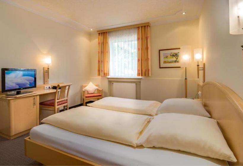 Hotelli Gasthof Zur Post