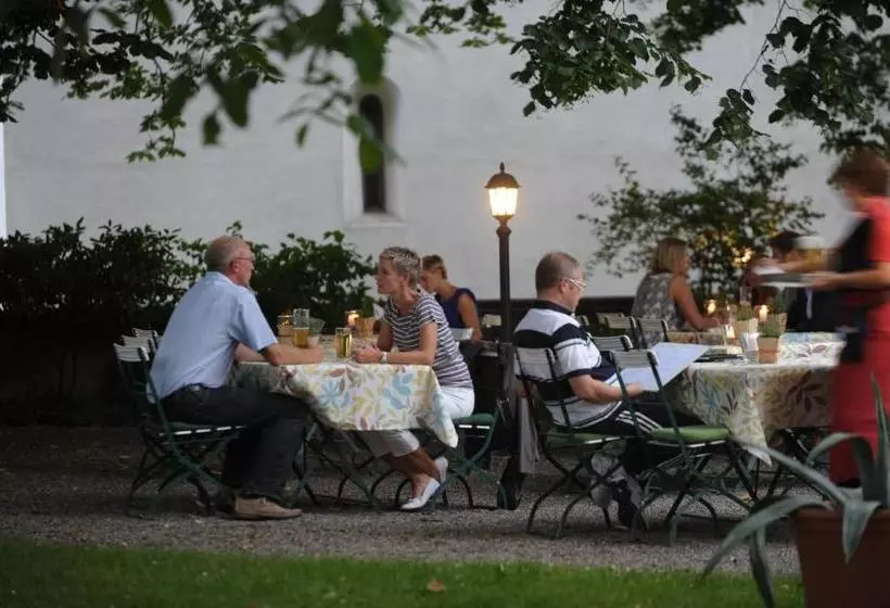 פנסיון Gasthaus Adler