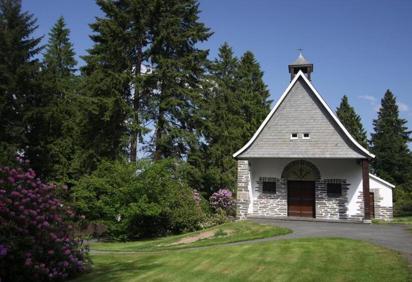 ペンション Gasthaus Tröster