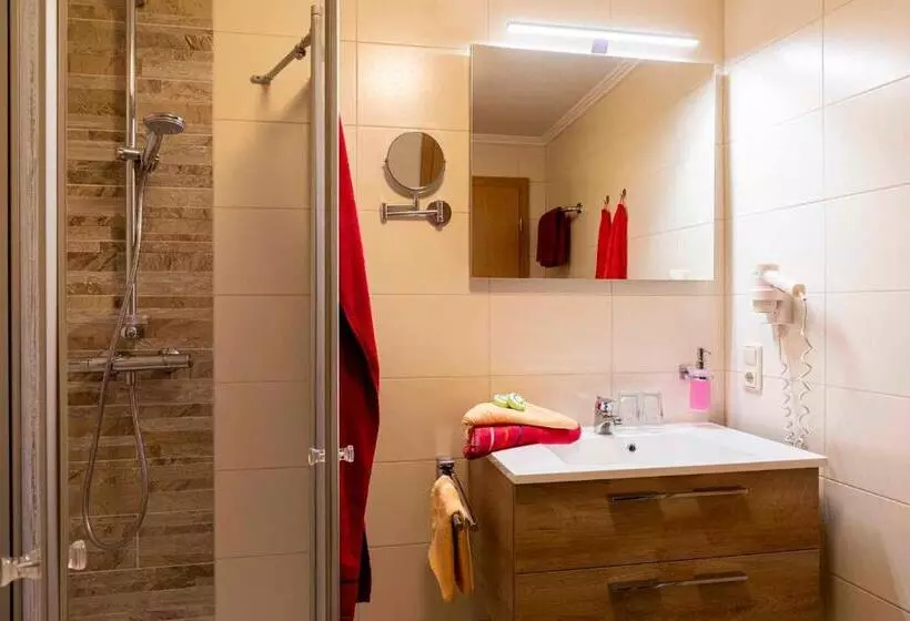 Пансион Gasthof Metzgerei Stöberl