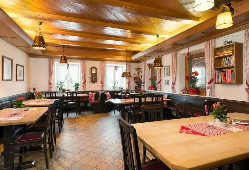 ペンション Neuwirt