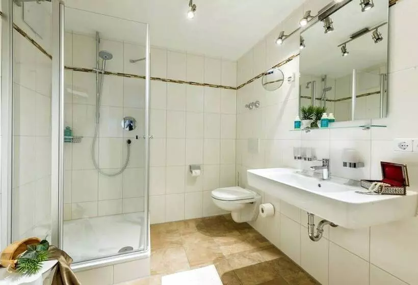 צימר Gästehaus Enzianhof Hotel Garni