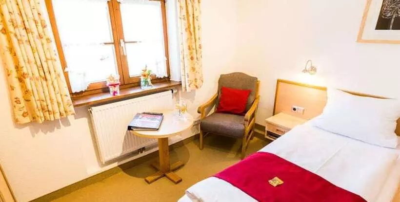 צימר Gästehaus Enzianhof Hotel Garni