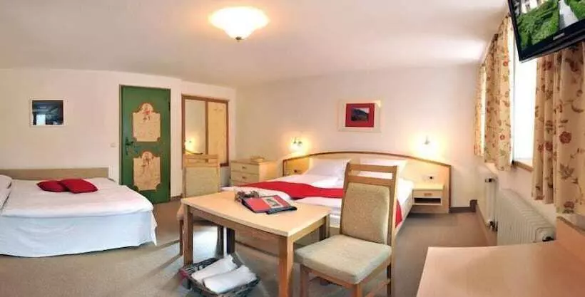 צימר Gästehaus Enzianhof Hotel Garni