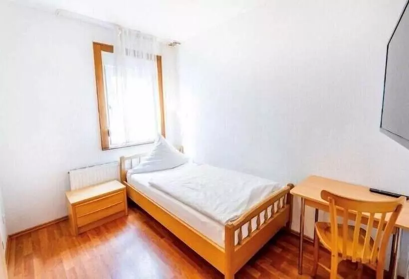 Bed and Breakfast My Pension Stuttgart Airport Messe