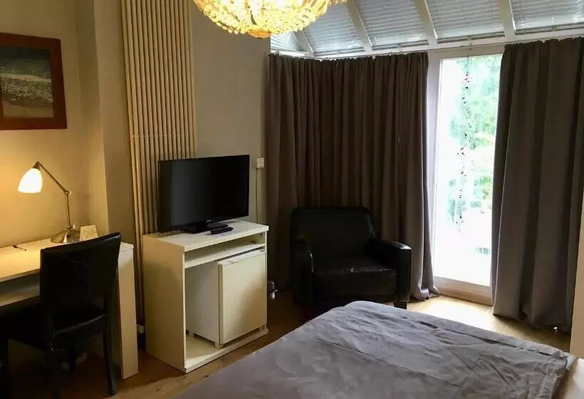 ホテル Ambiente Et Art