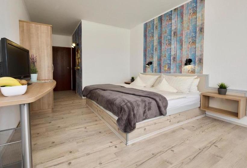 هتل Avenida By Zwei&vierzig