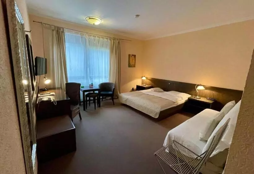 Отель Brunnenhof