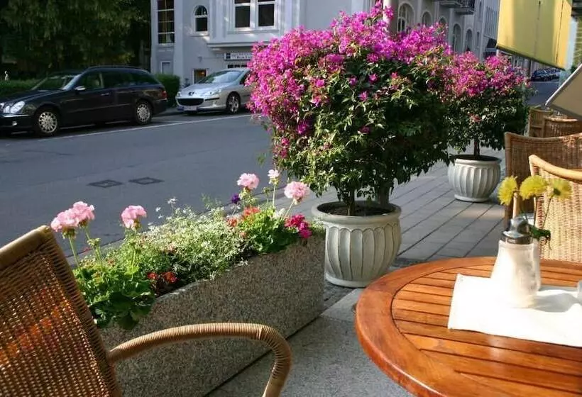 ホテル Cafe Schneidewind