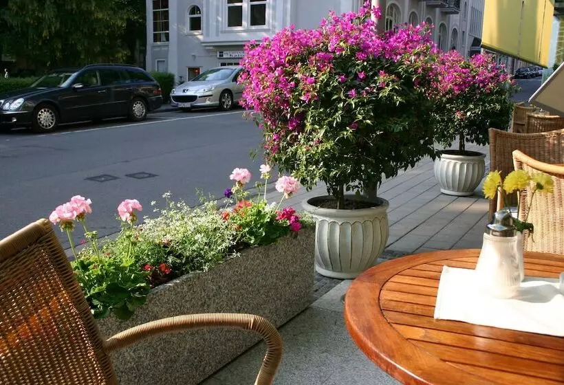 ホテル Cafe Schneidewind