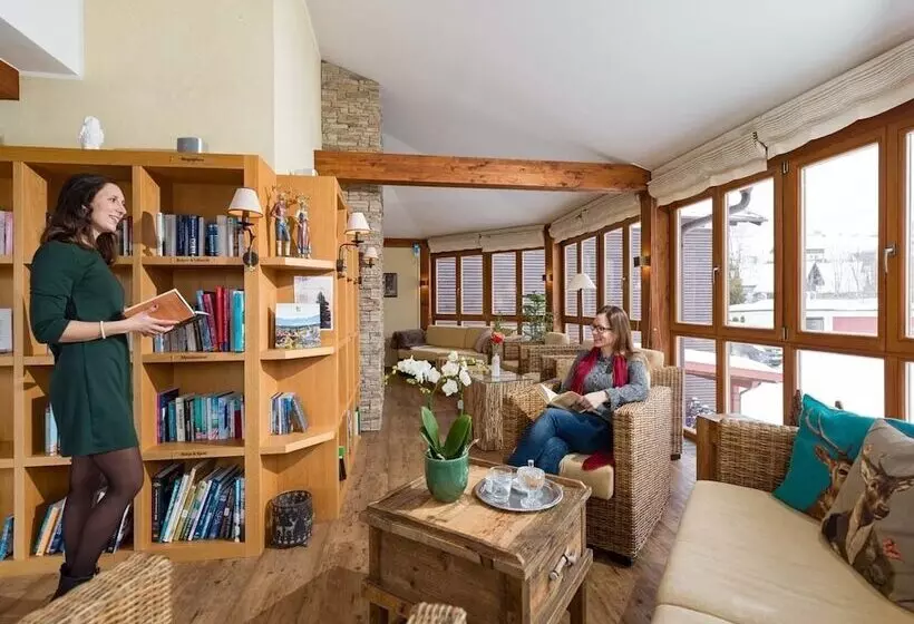 Отель Das Johannesbad Spa & Vitalrefugium