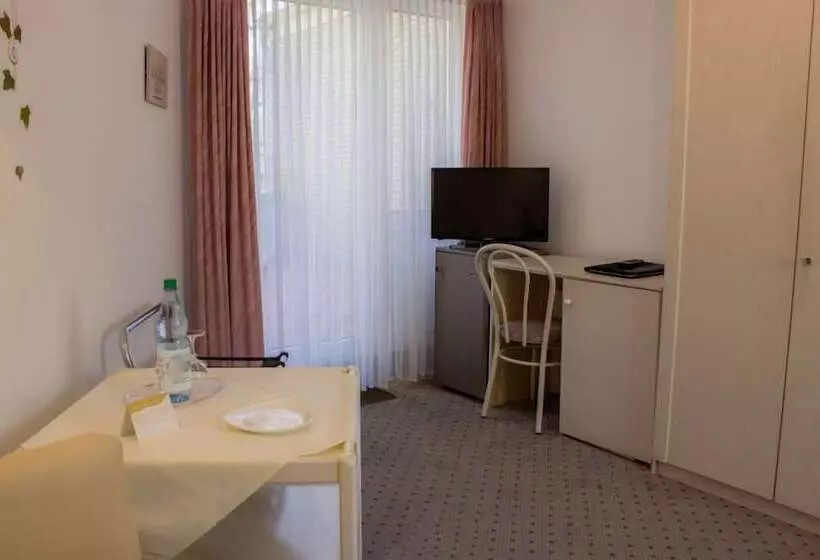 ホテル Garni La Mer