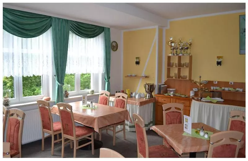 Отель Pension & Restaurant   Zum Harzer Jodlermeister