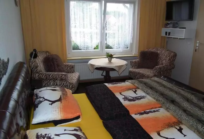 هتل Ferienwohnung Weingart Quedlinburg