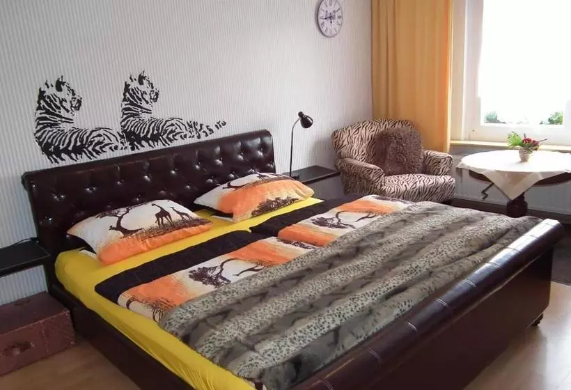هتل Ferienwohnung Weingart Quedlinburg