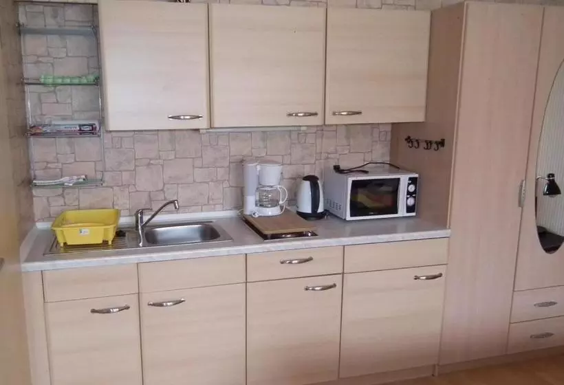 هتل Ferienwohnung Weingart Quedlinburg