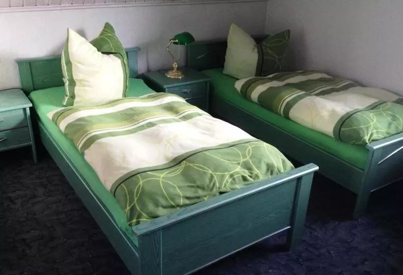 هتل Ferienwohnung Weingart Quedlinburg