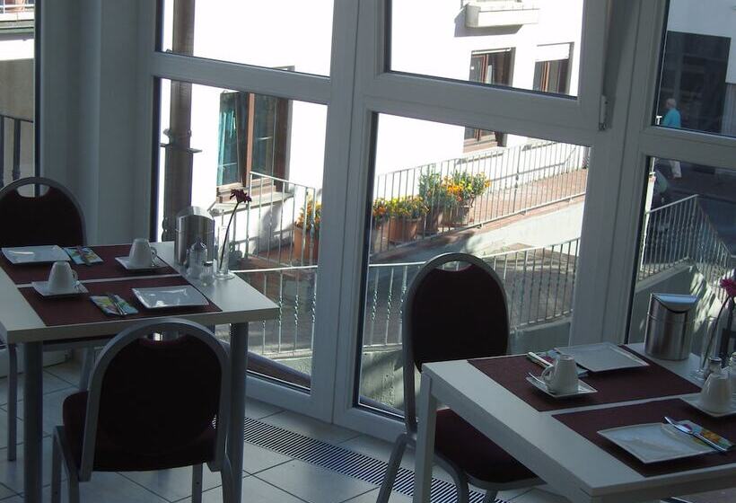 בית מלון כפרי Zum Lowen