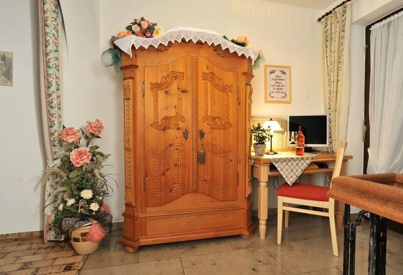 Pensionat Gastehaus Flora