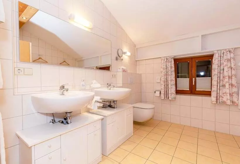 Pensionat Gastehaus Flora