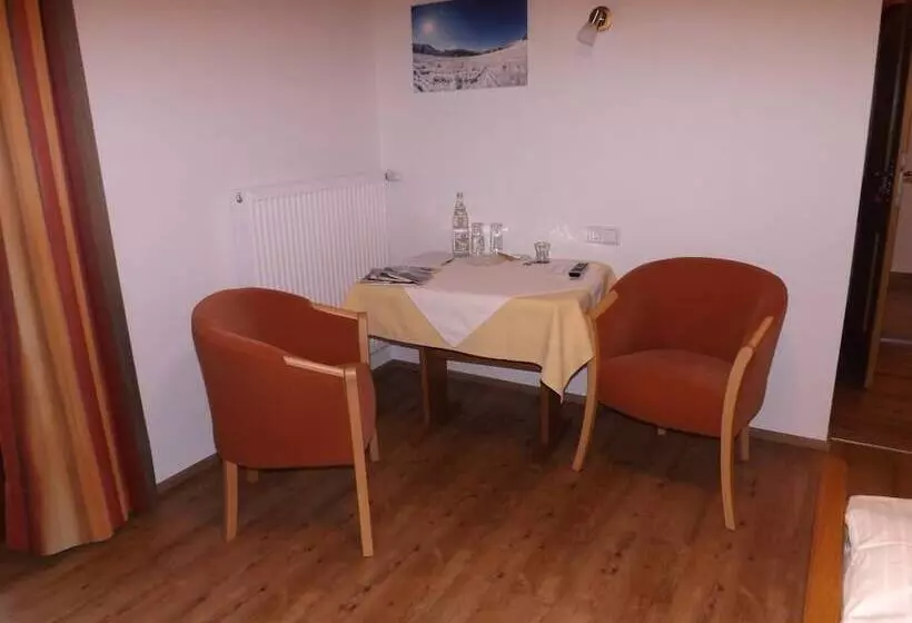 Pensionat Gastehaus Flora