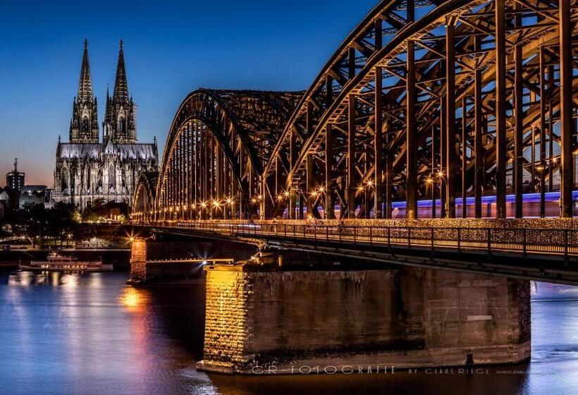 فندق Am Museum Köln