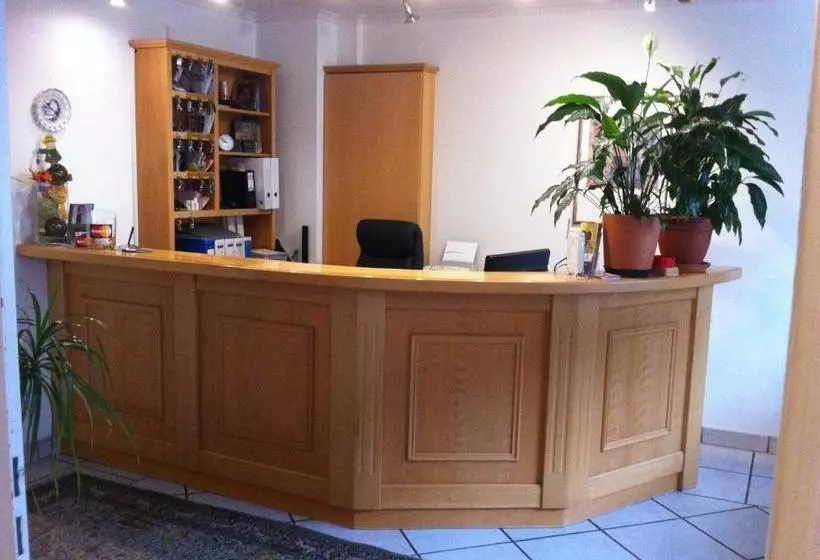 هتل Am Stadthaus Garni