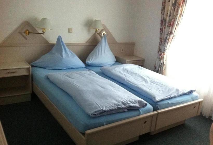 Отель Am Stadthaus Garni