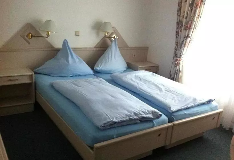 هتل Am Stadthaus Garni