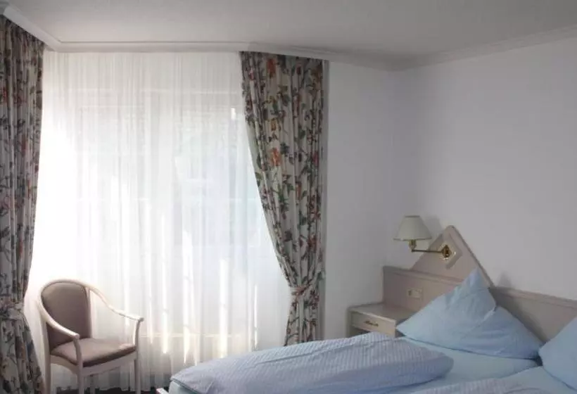 هتل Am Stadthaus Garni