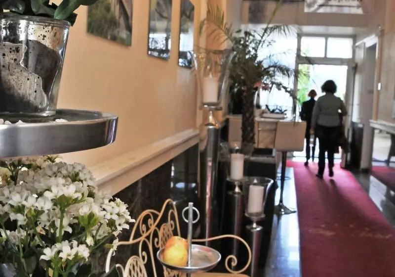 City Hotel Am Wasserturm Halle