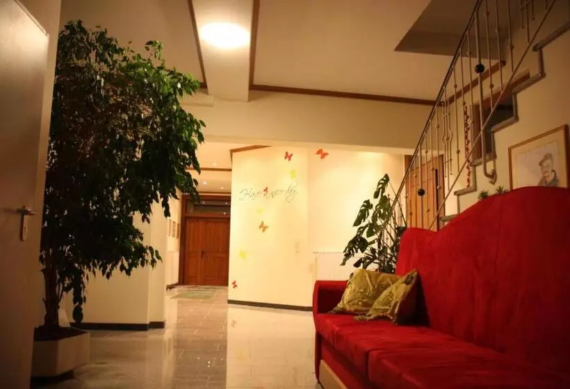 호텔 Deutsches Haus